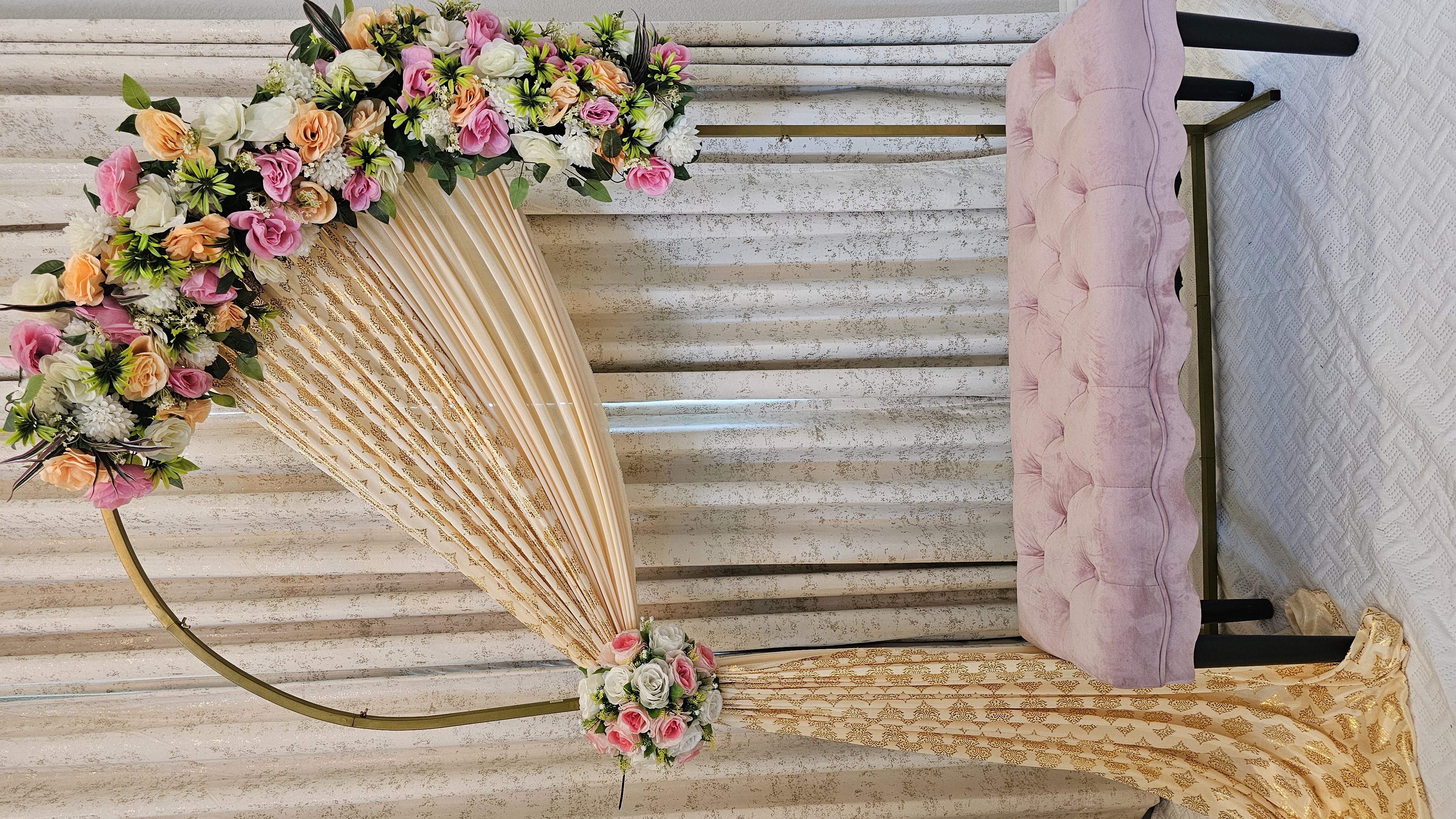 1 Arch Flower w Pink Bench