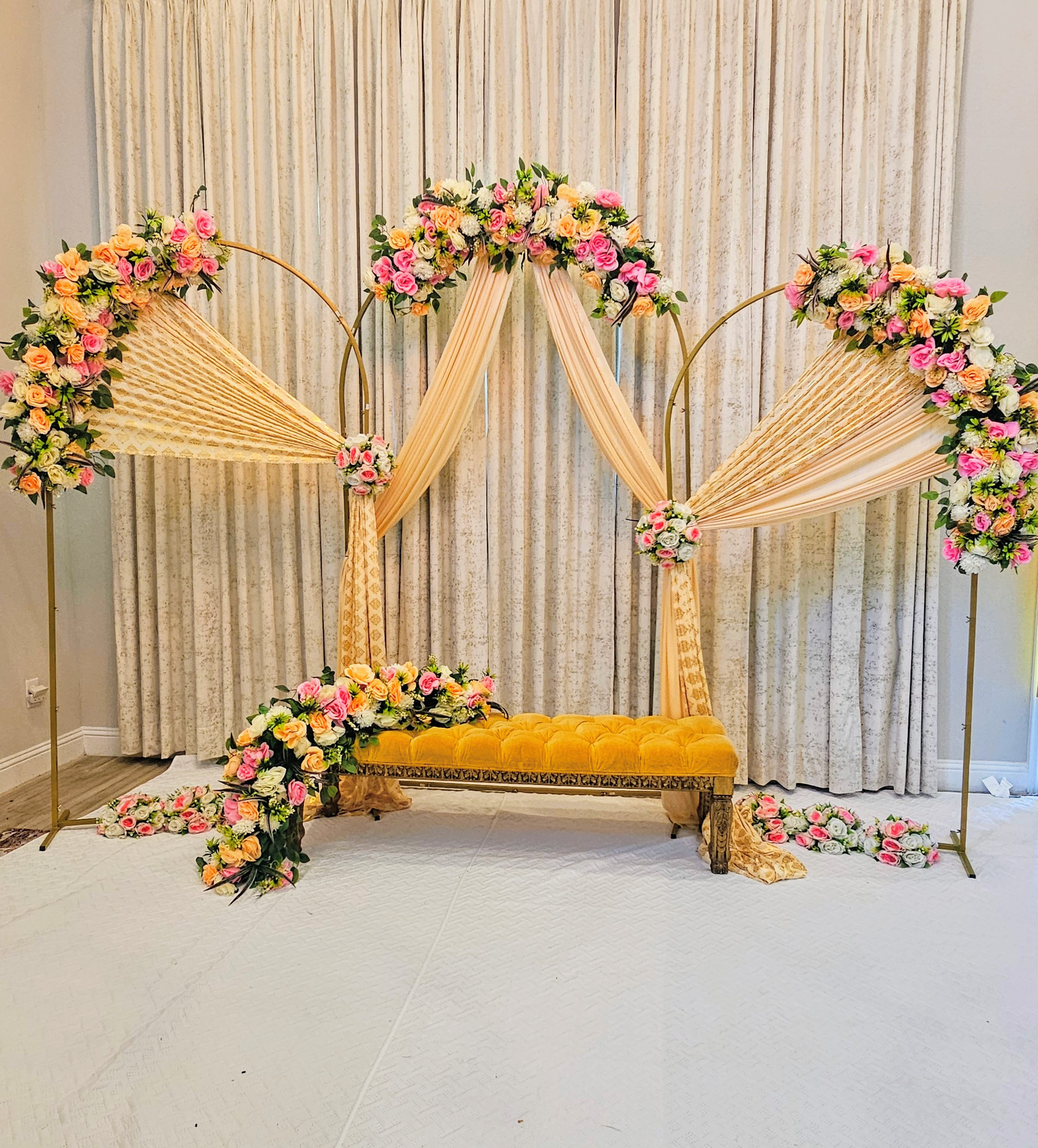Arches Drapes Flower w Yellow Bench
