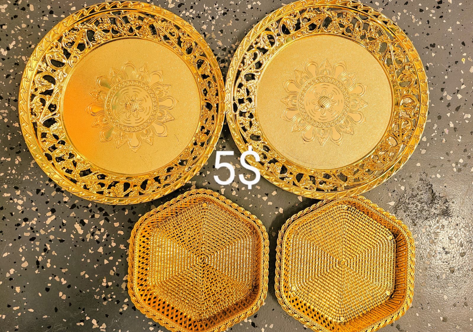 Decorative Plate Set