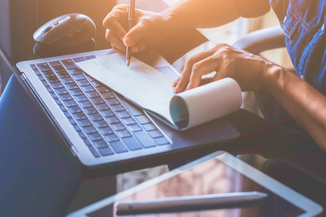 How to Void a Check in 6 Easy Steps | EarnIn