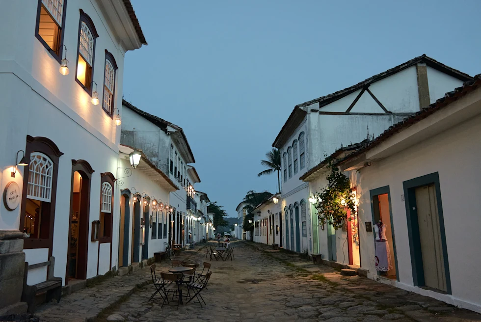 Restaurants in Paraty at evening