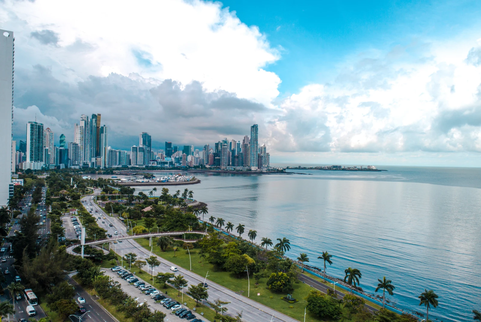 Panama City travel guide. 