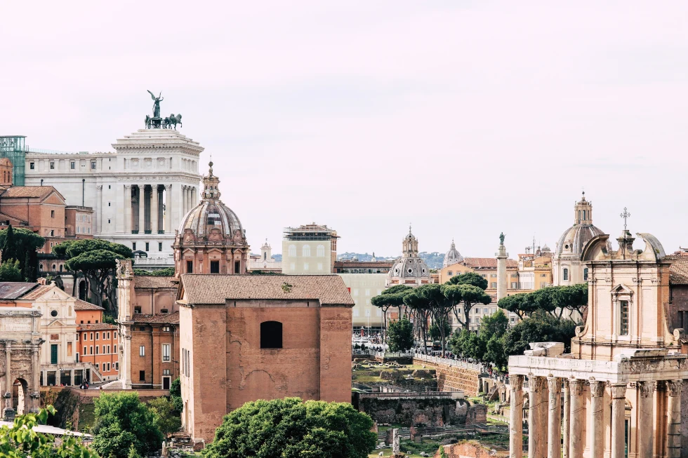 A view of all of Rome's most famous monuments. 