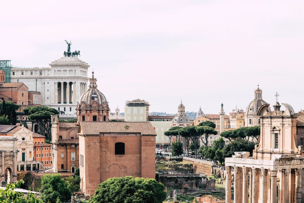 A view of all of Rome's most famous monuments. 
