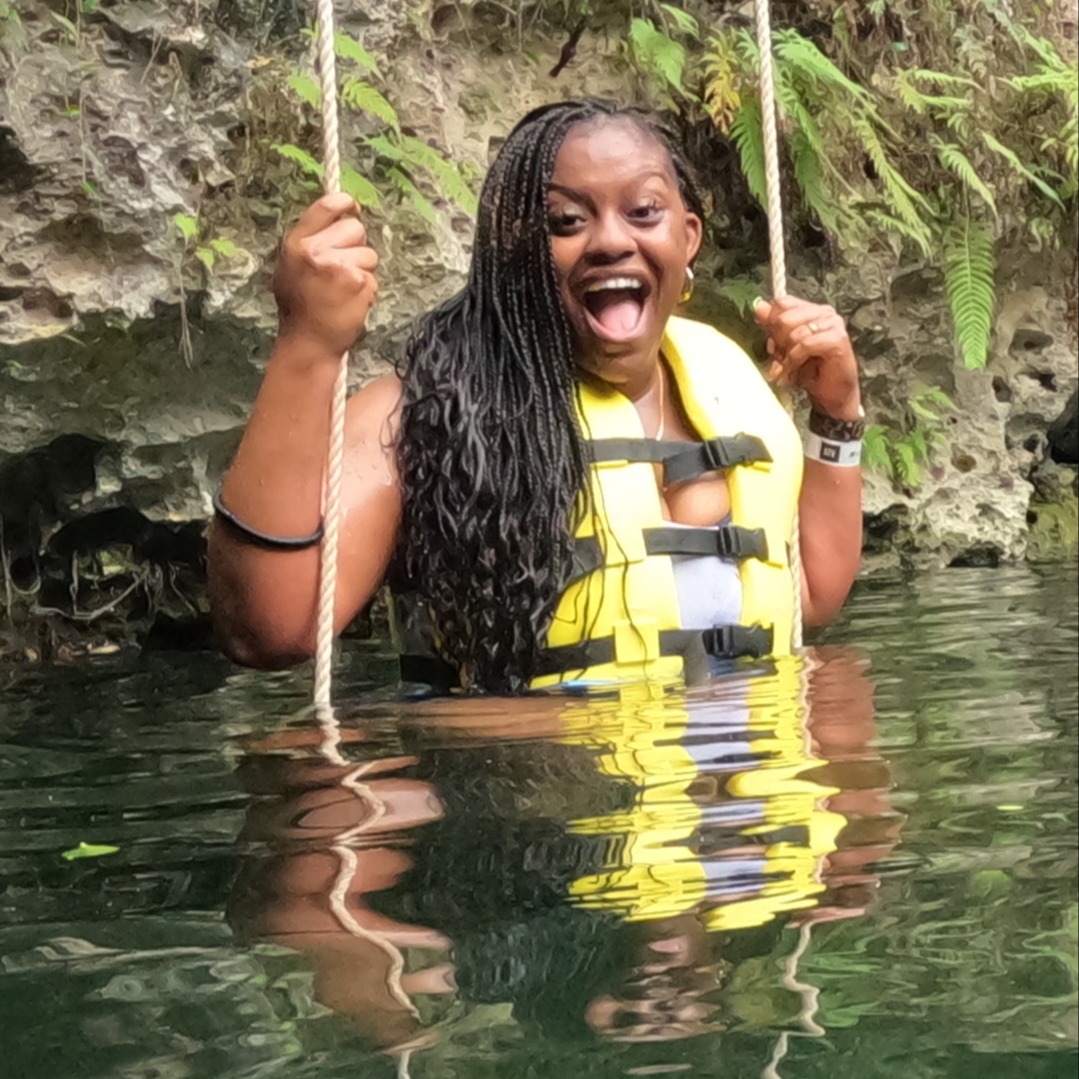 Britney Howard Fora Travel