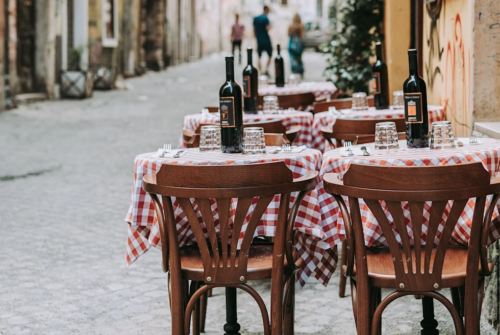 Guide to Traveling on Europe's Sleeper Trains - Places to eat & drink