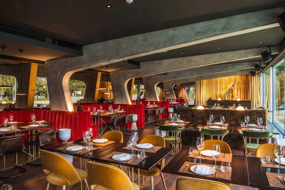 Praia no Parque is a trendy Lisbon restaurant-bar.