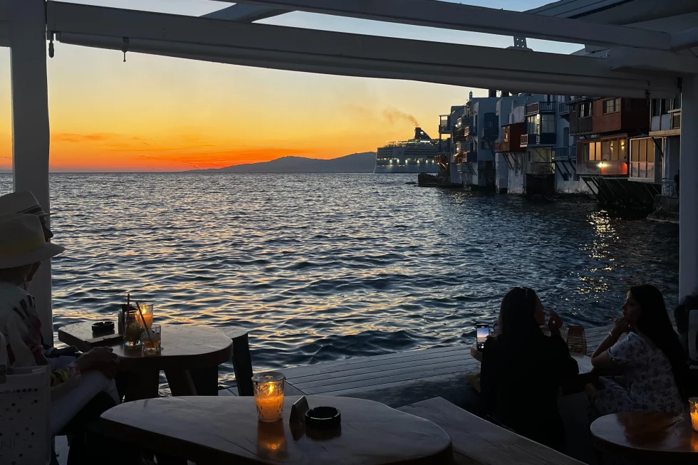 A sea view restaurant in Mykonos