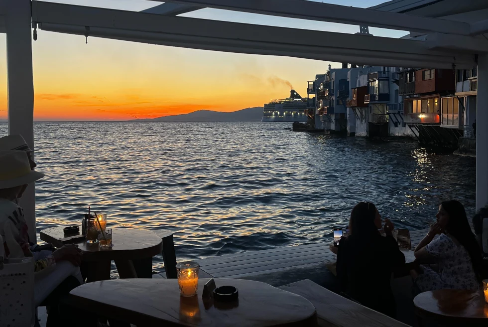 A sea view restaurant in Mykonos