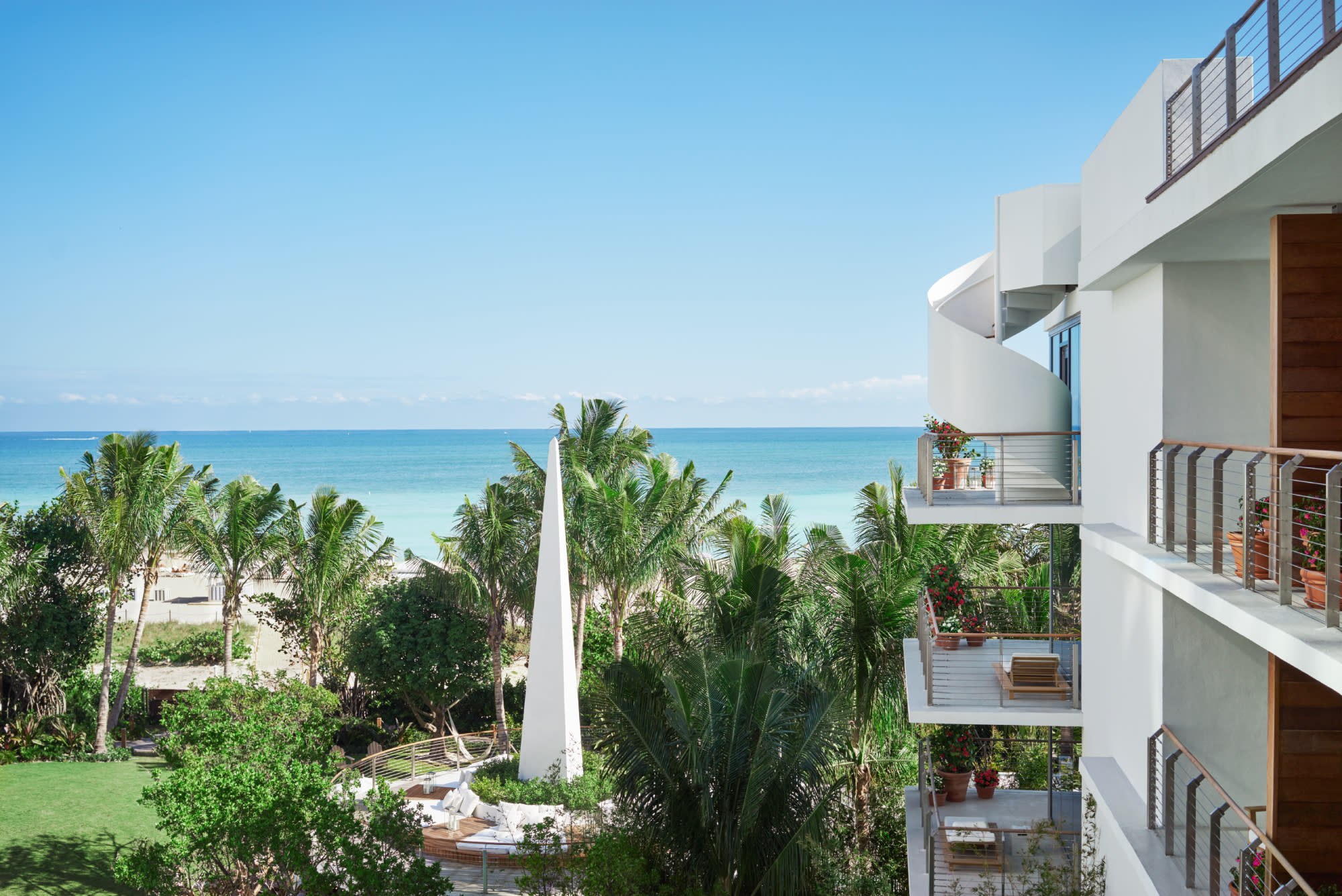 the-10-best-hotels-in-miami-beach-edition
