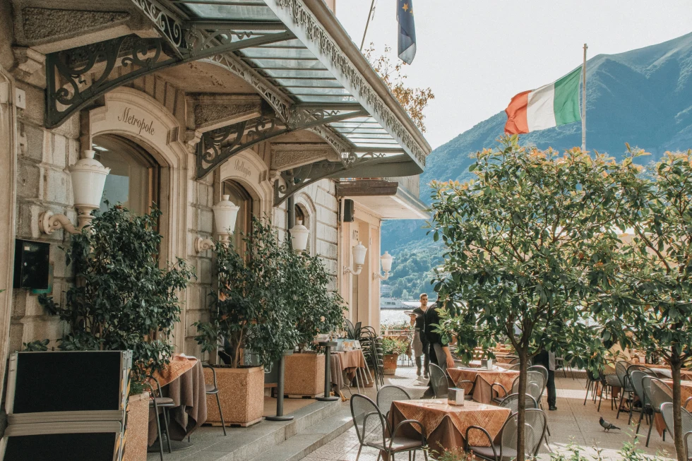 An Italian flag on a garden patio in Lake Como. 