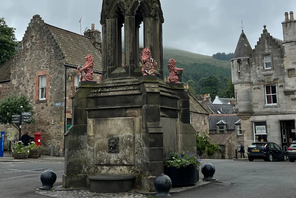 Falkland is a charming Scottish village with a timelessly quaint atmosphere, known for its historic architecture, lush surroundings, and links to royal heritage.