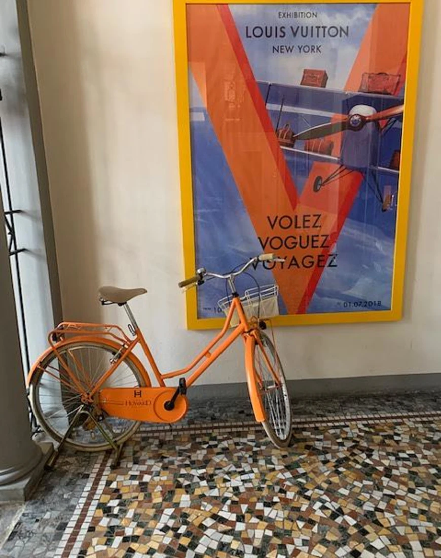bicycle at entrance for aesthetics