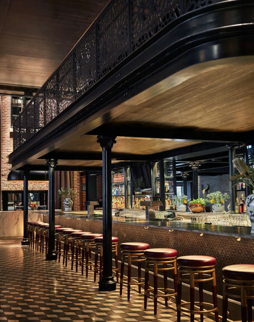 The bar at the restaurant at the Sagamore Pendry Baltimore