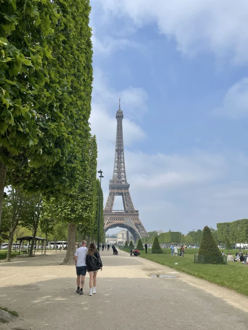 Beautiful Eiffel tower at during day time