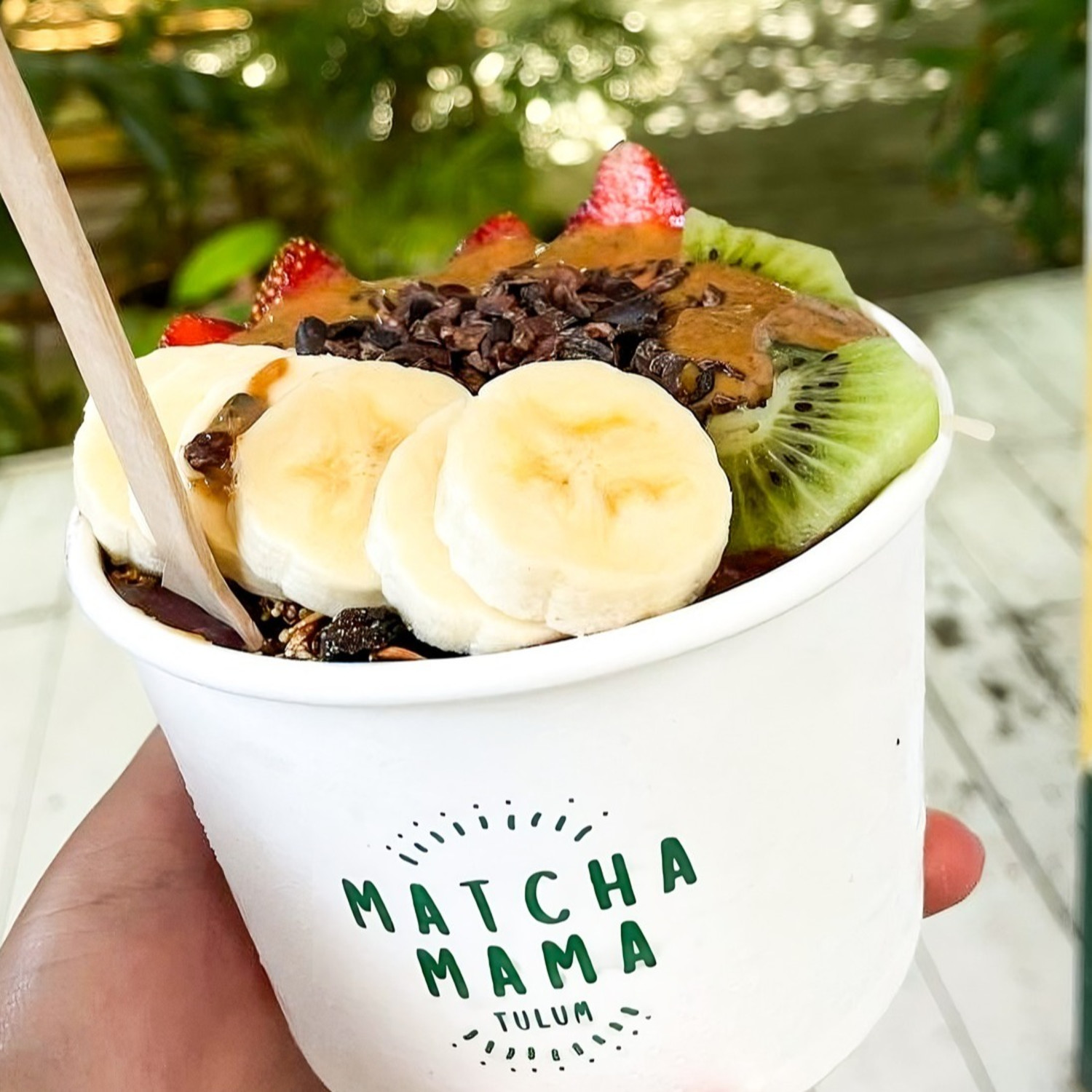 Matcha Mama are products served fresh and healthy.