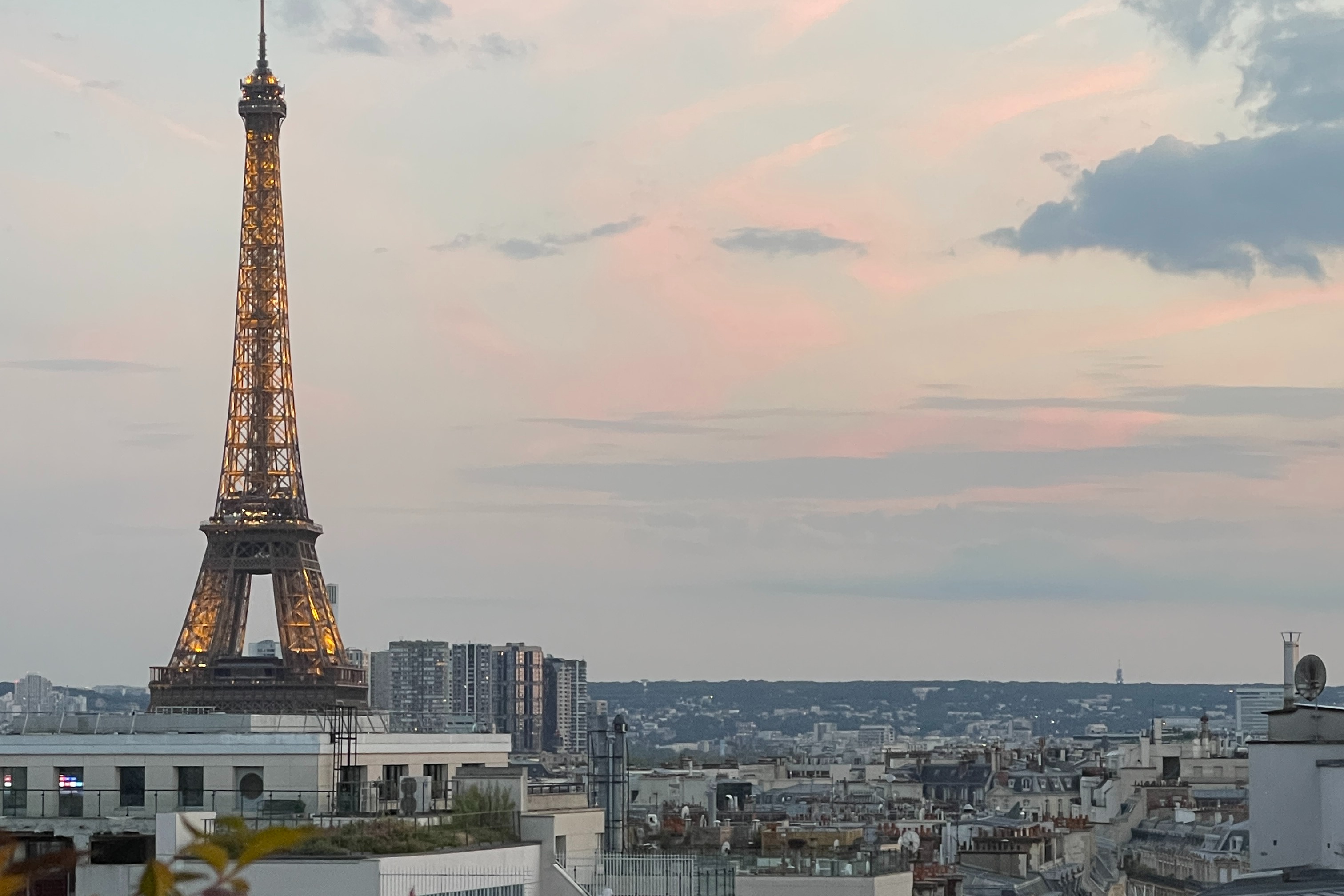 Mun-Rooftop-view-paris-travel-guide