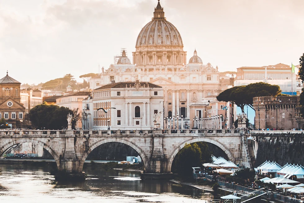 The views of the river and Saint Patrick's Cathedral in Rome.