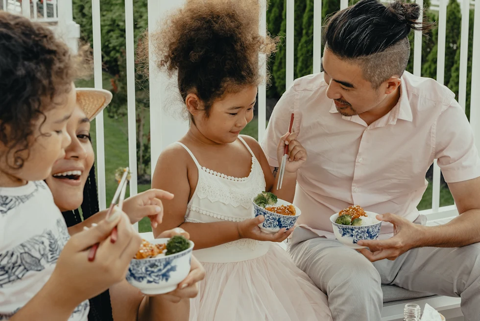 A family eating ice cream.