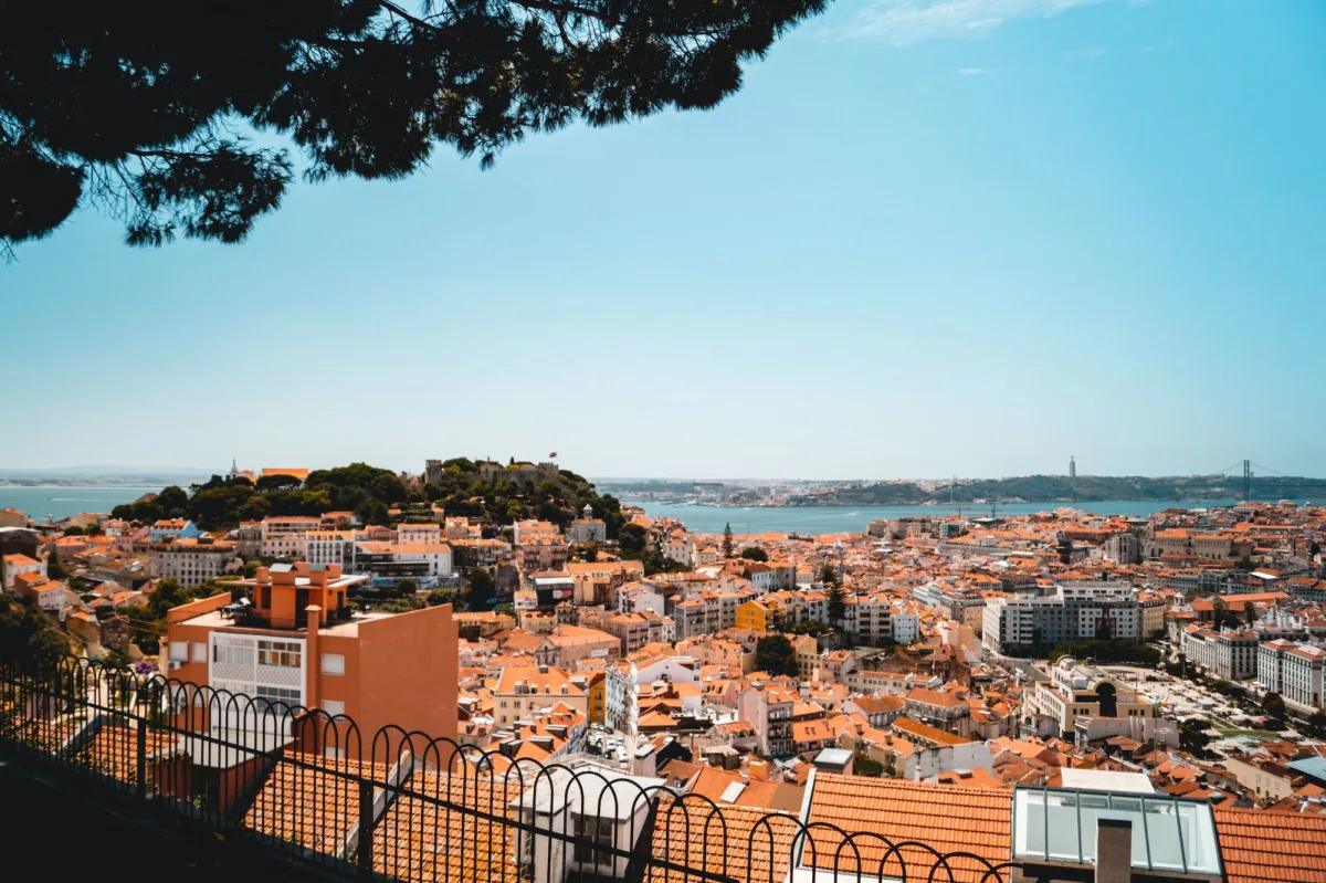tourist season portugal