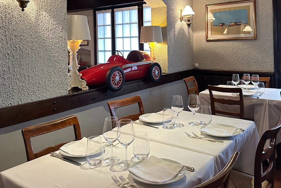 A fancy restaurant table