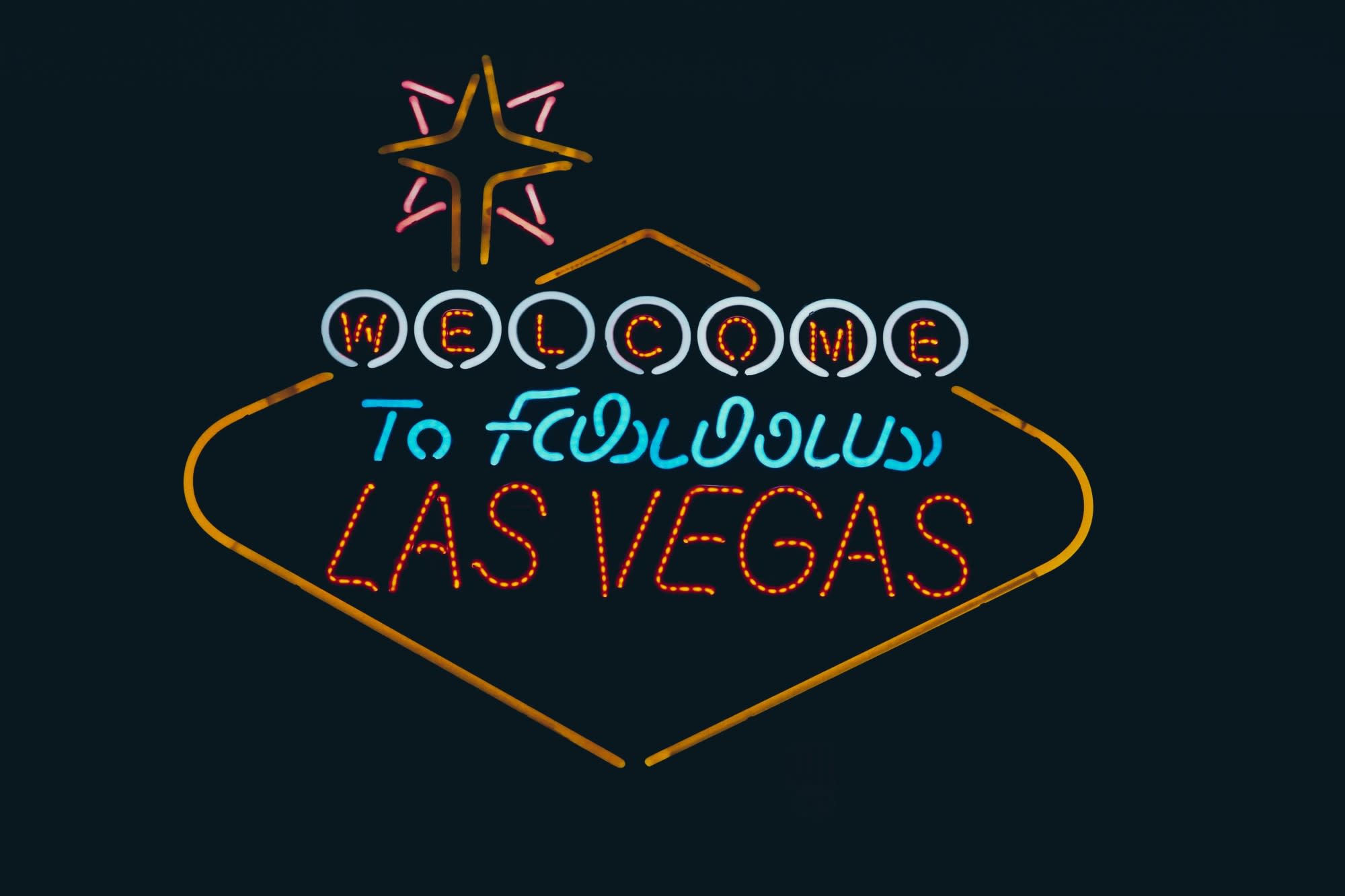 best-vegas-hotels-for-couples-sign