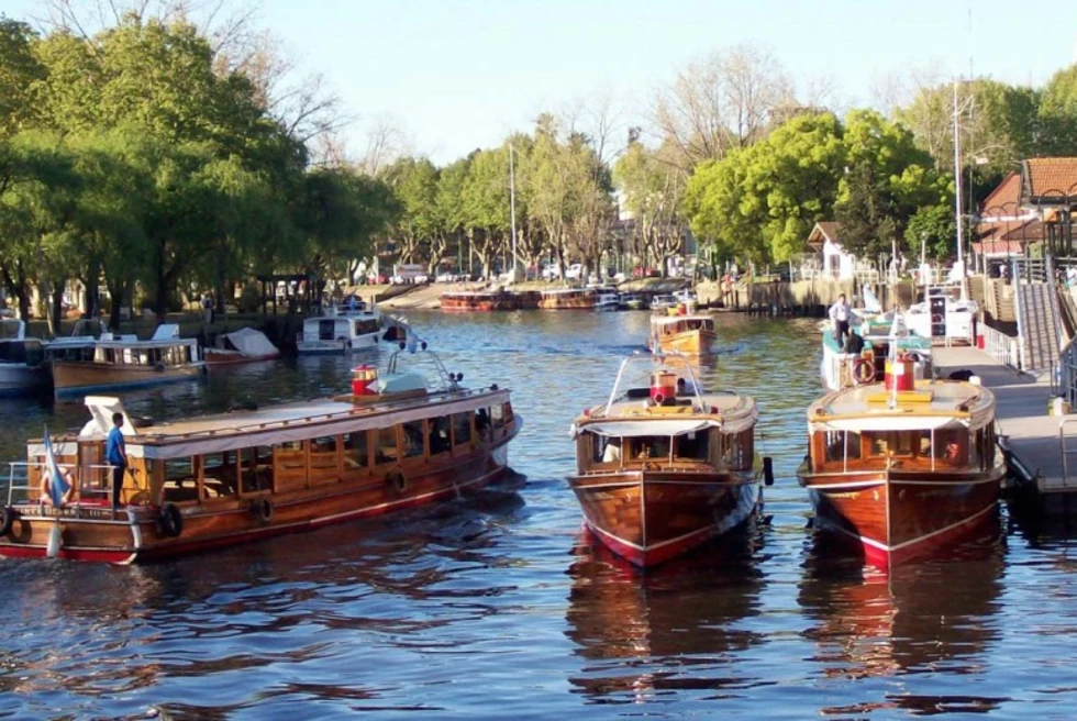 Boat tour on the Tigre River.