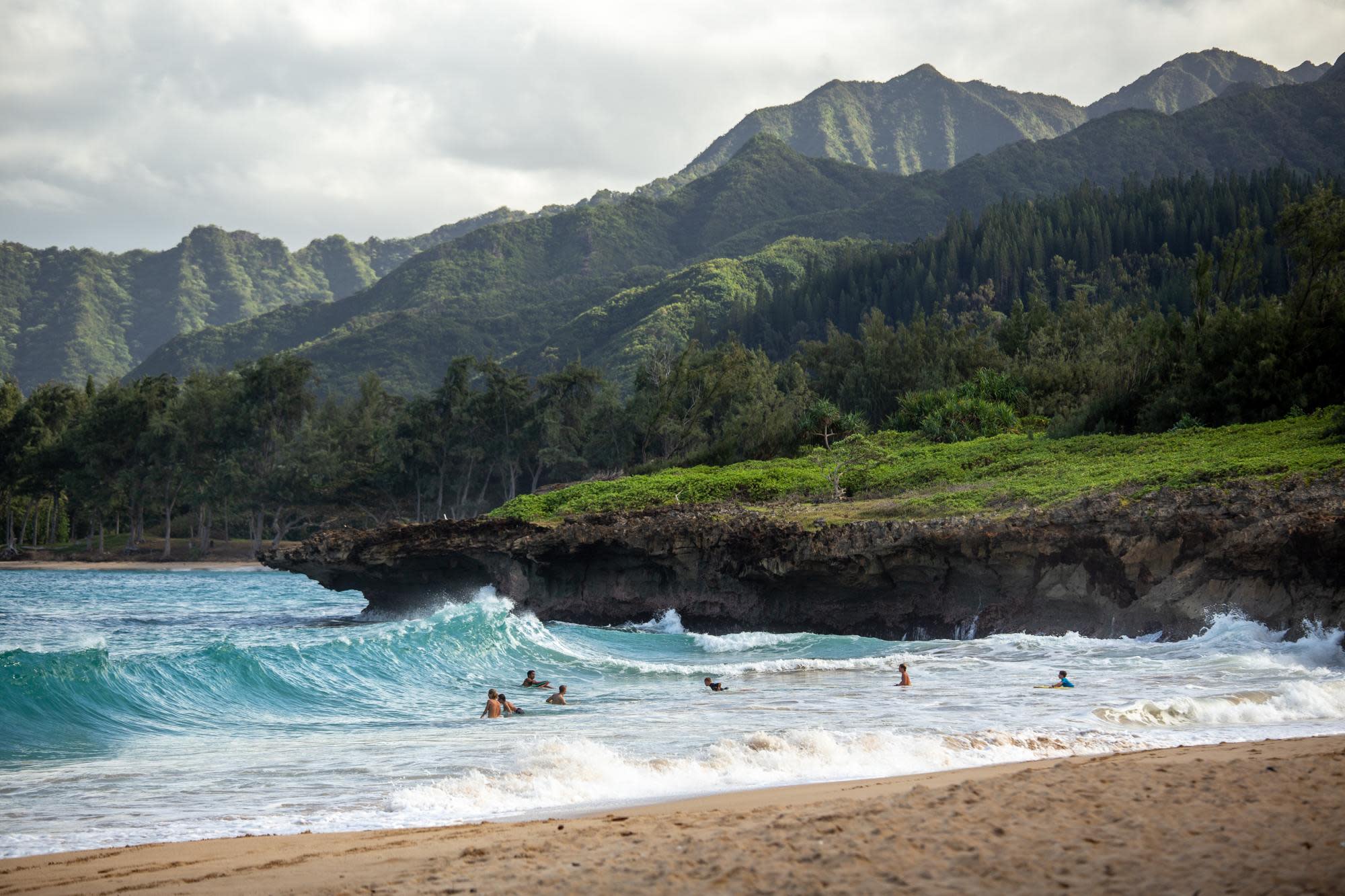 best-hawaiian-island-for-families-northern-beach