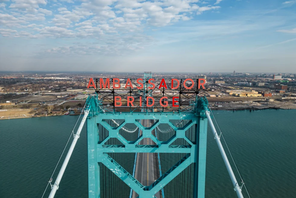 bridge USA to Canada