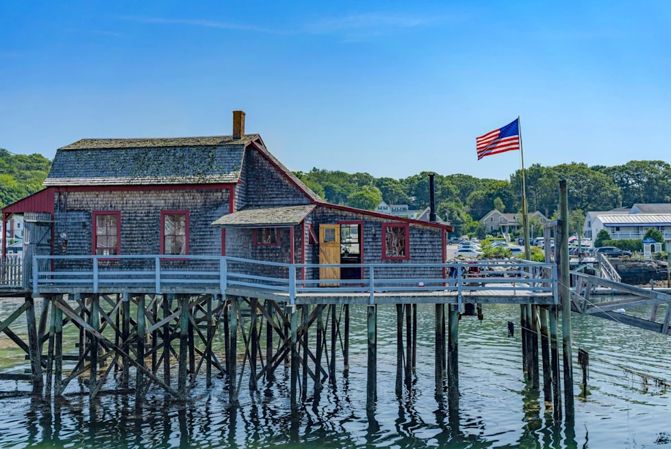 restaurant on the water