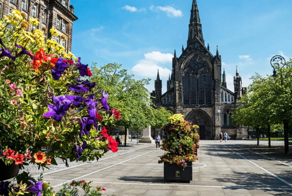 Glasgow Cathedral is a magnificent medieval masterpiece, a symbol of Scotland's history and architectural grandeur, nestled in the vibrant city of Glasgow.