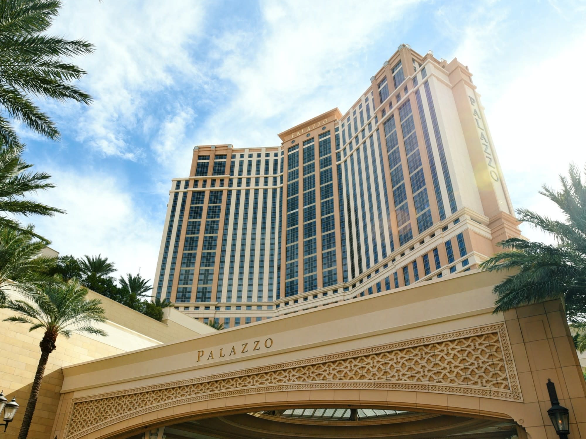 best-party-hotels-in-vegas-palazzo