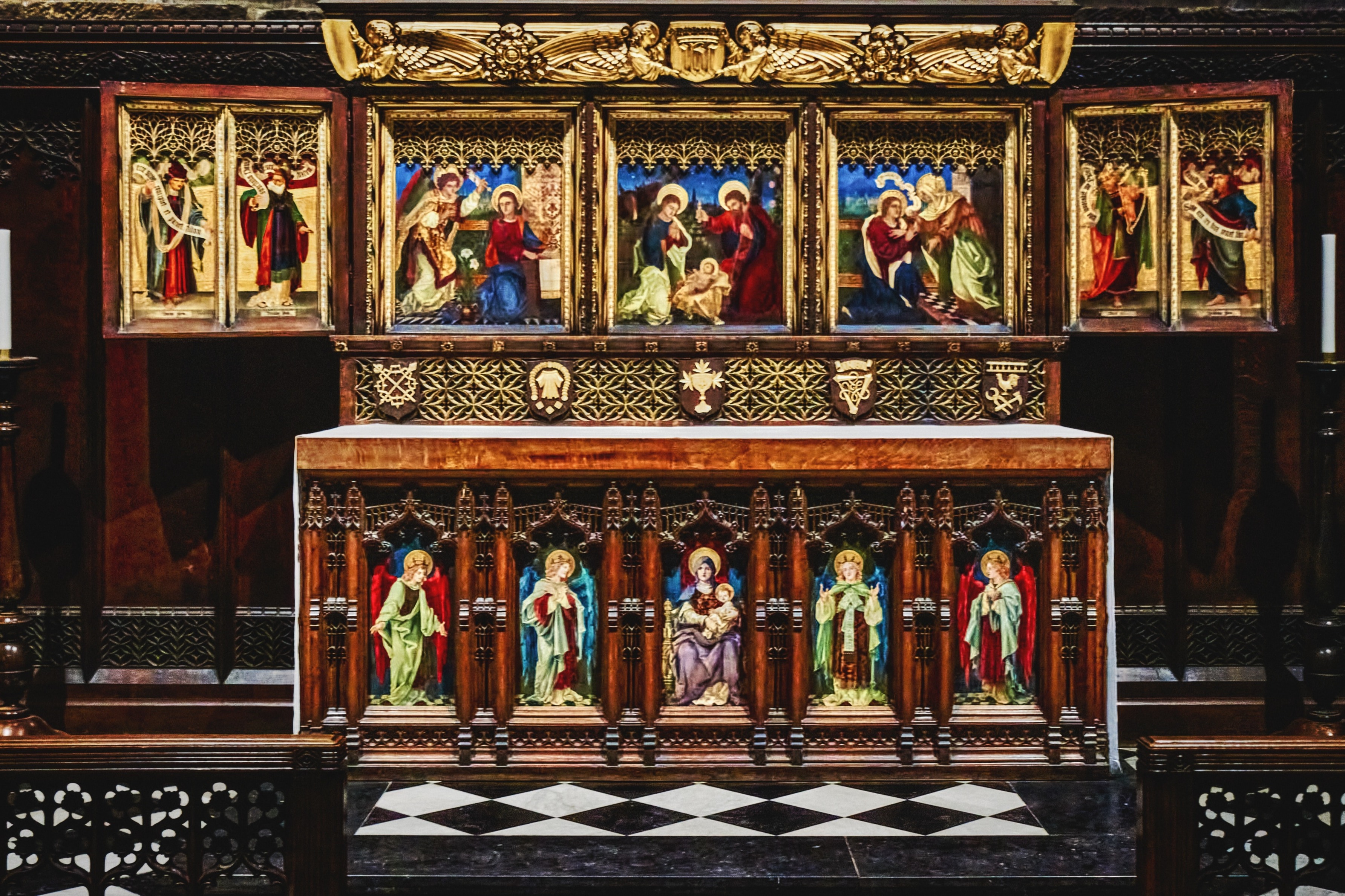 church-dickensian-england-travel-guide
