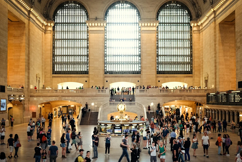 Grand Central train station filled with people.