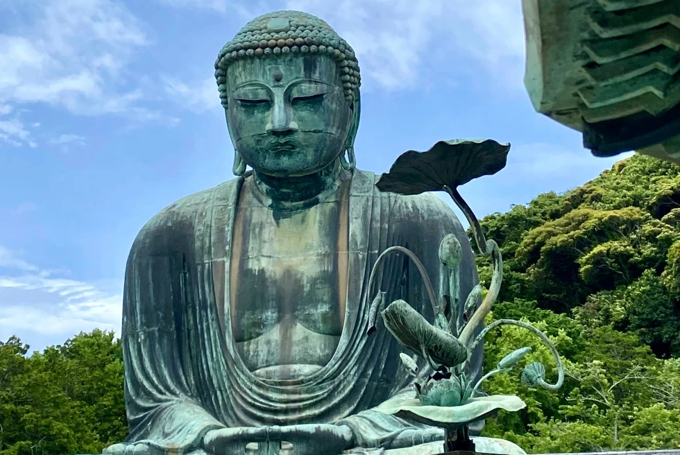 Kōtoku-in is a Buddhist temple in the city of Kamakura with a giant Buddha.