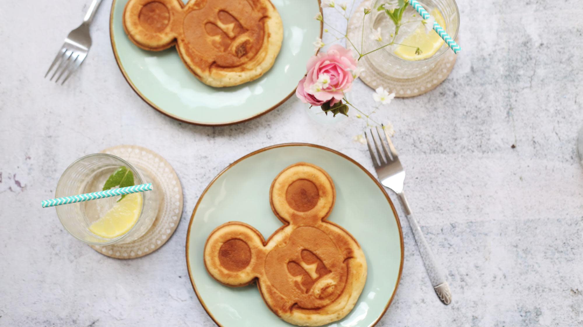 how-to-become-a-disney-travel-agent-mickey-mouse-pancakes