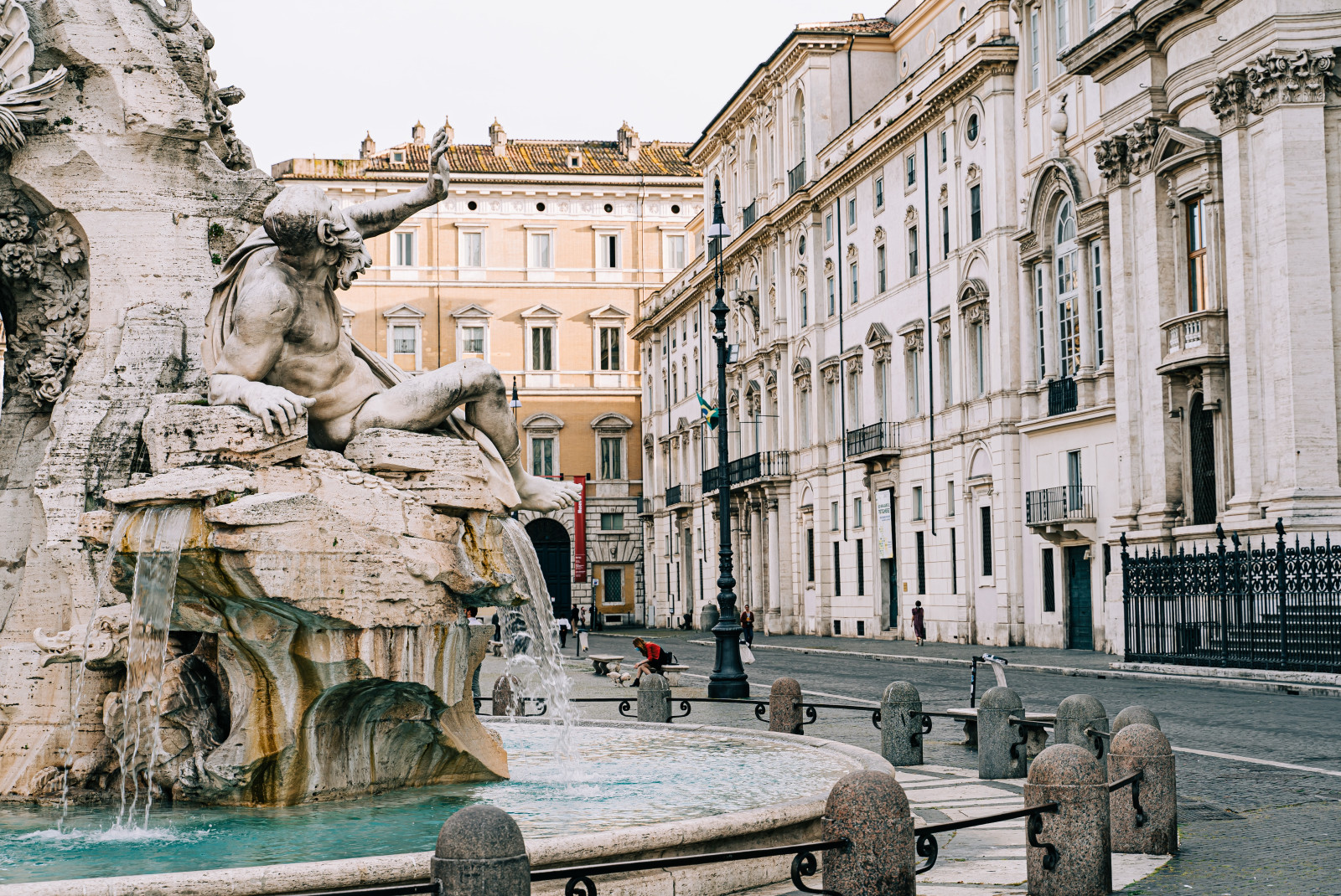 fountain during daytime