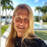 Kelly Weinstein Fora Travel