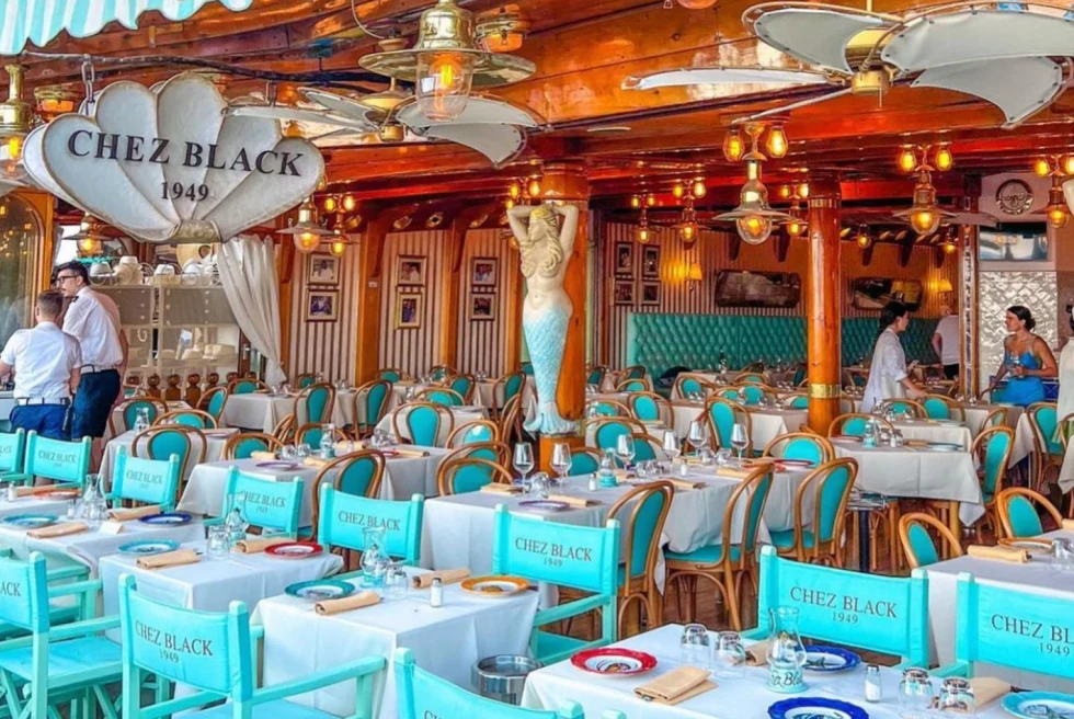 Chez Black is a renowned and lively beachside restaurant in Positano.