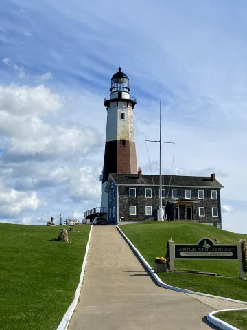 A lighthouse during daytime.