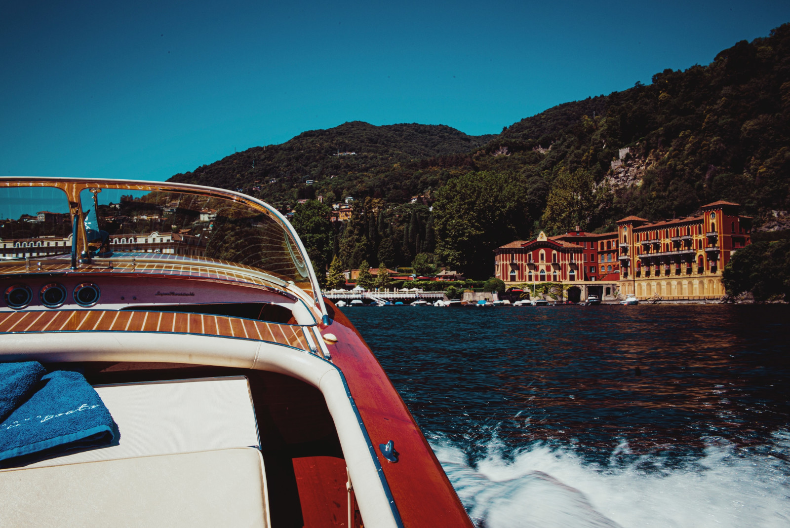 Lake Como, Italy travel guide. 