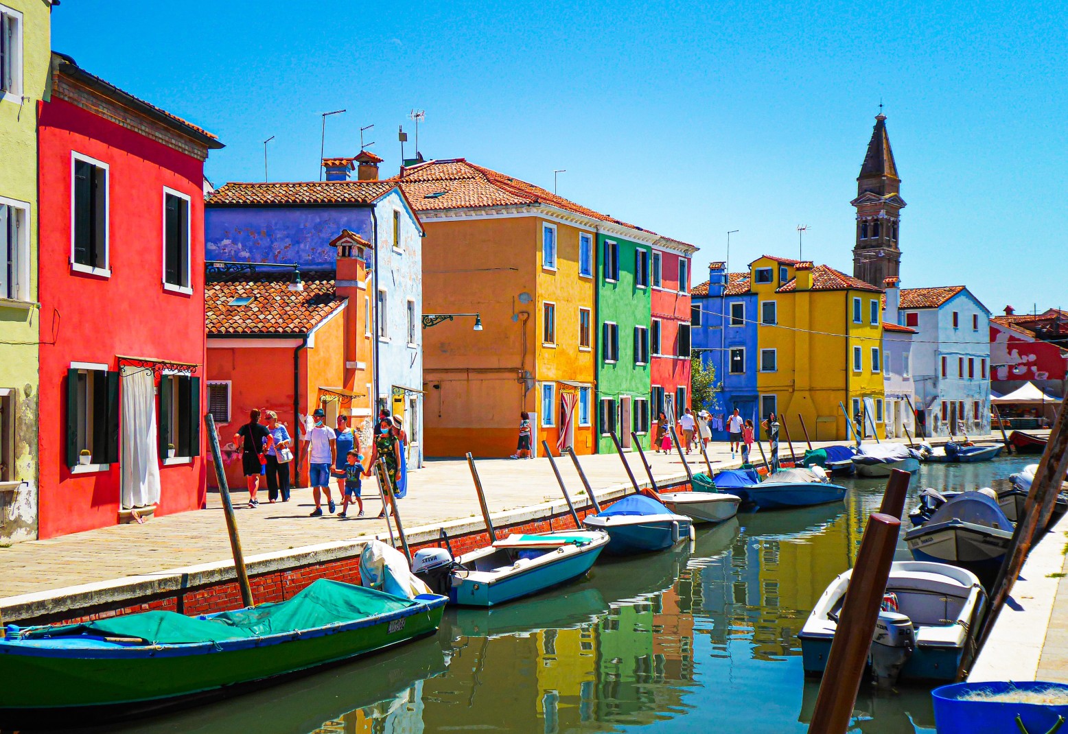 Burano, Venice; Italy travel guide. 