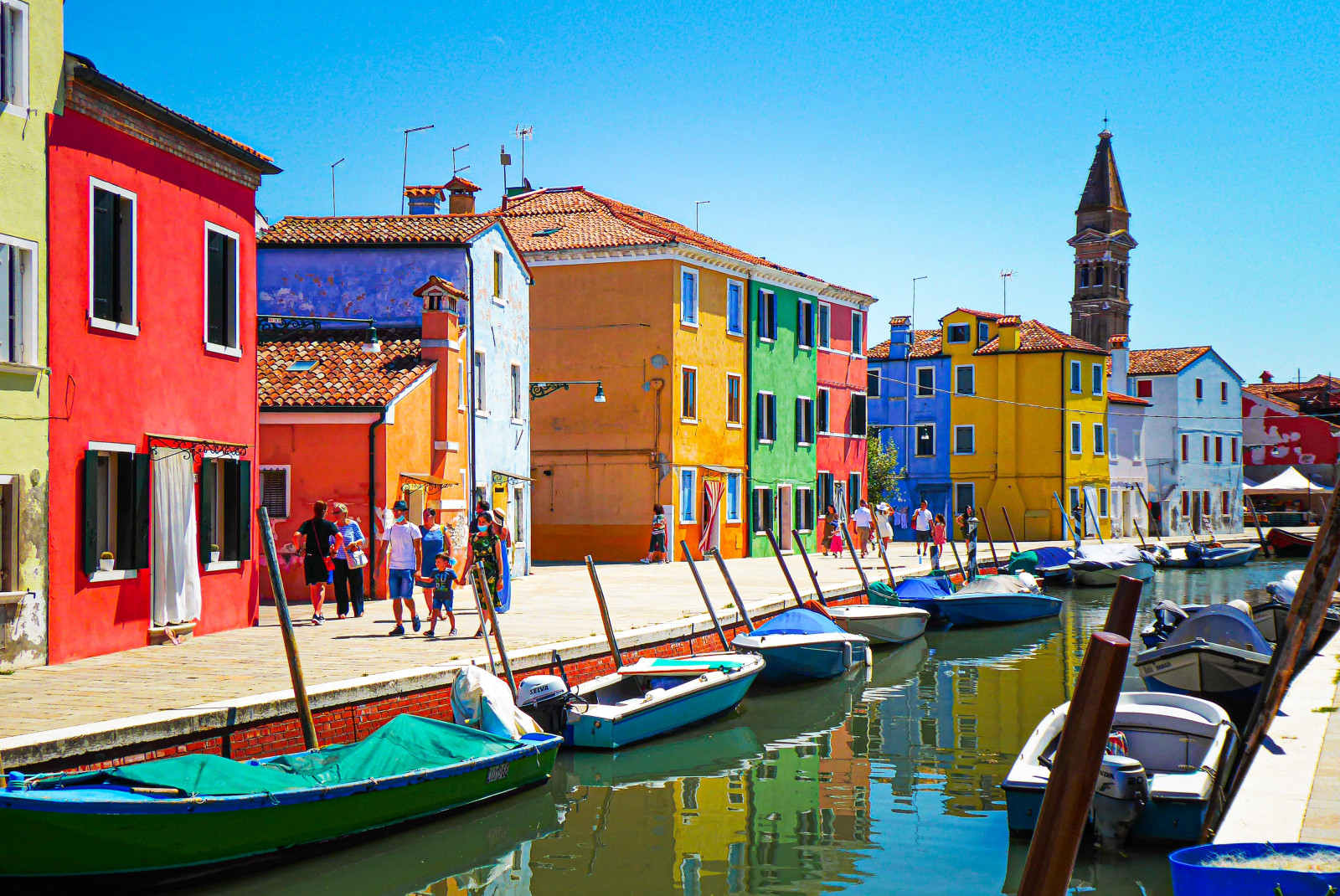 Burano, Venice; Italy travel guide. 