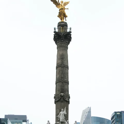 A picture of angel of Independence statue