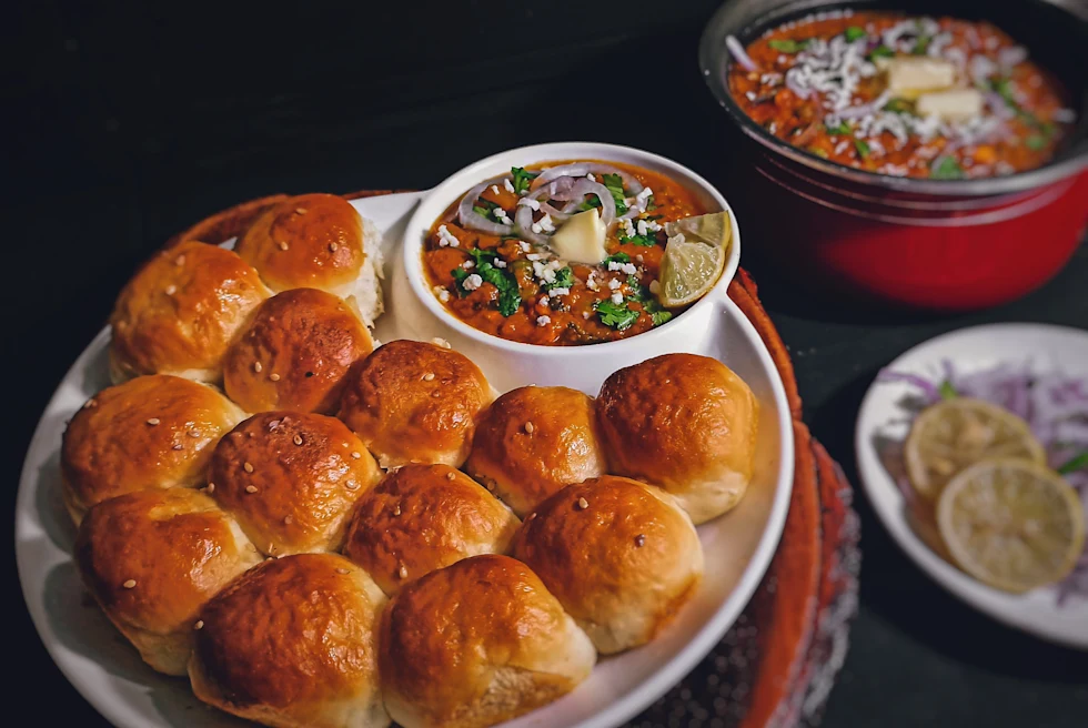 Agra, India travel guide.