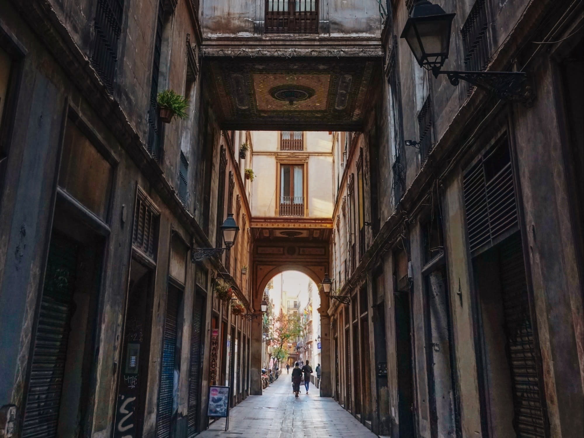 where-to-stay-in-barcelona-first-time-gothic-quarter