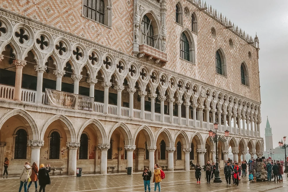 Italy travel guide. Doge's palace in Venice.