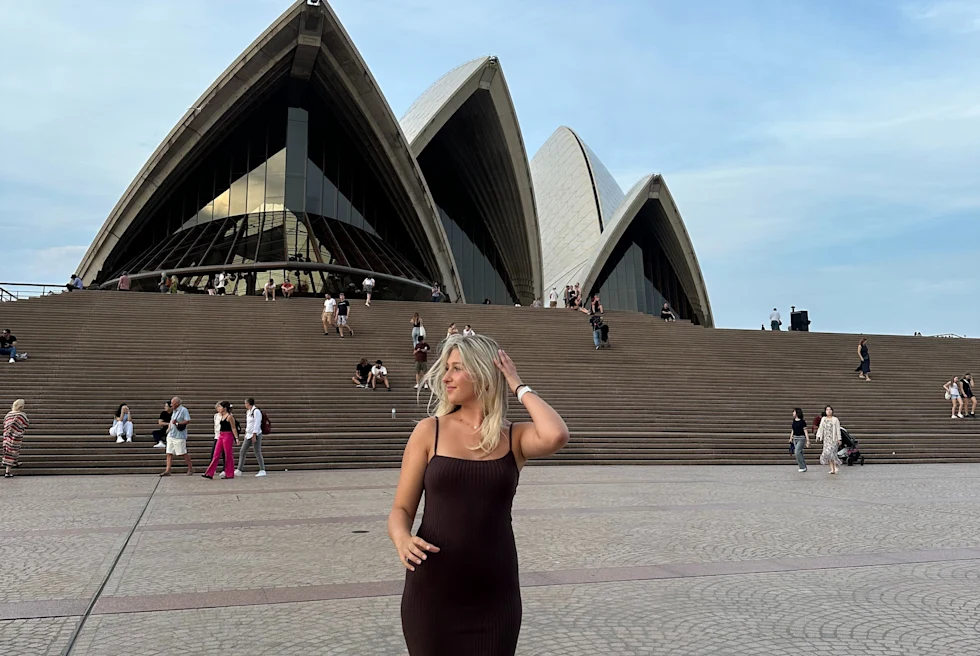 Keara in front of Sydney Monument