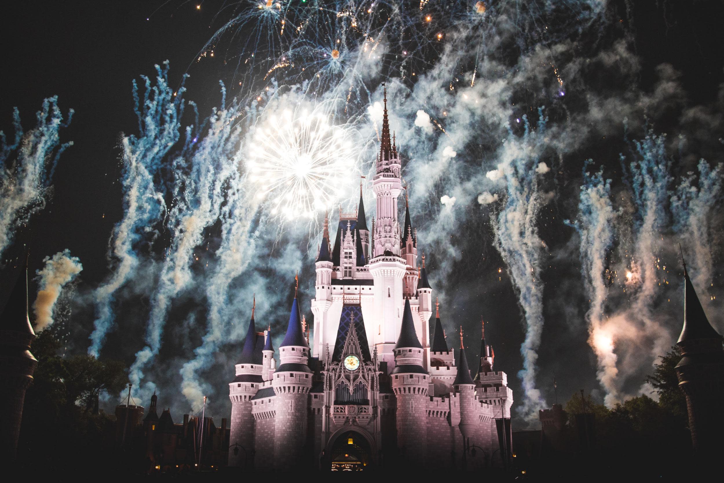 how-to-become-a-disney-travel-agent-fireworks