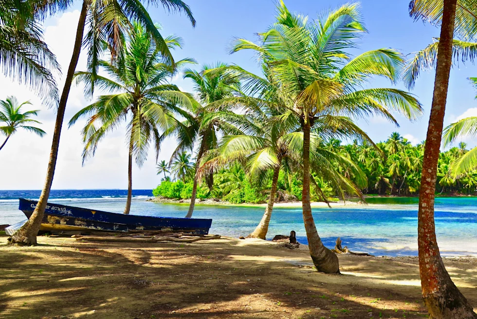 Panama City, San Blas Islands travel guide.